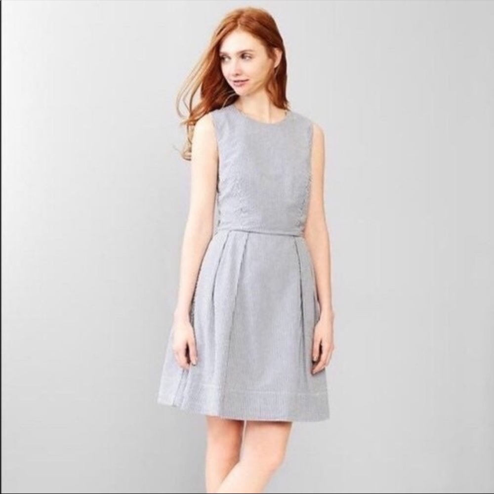 Gap Fit-n-Flare Seersucker Dress w/Pockets